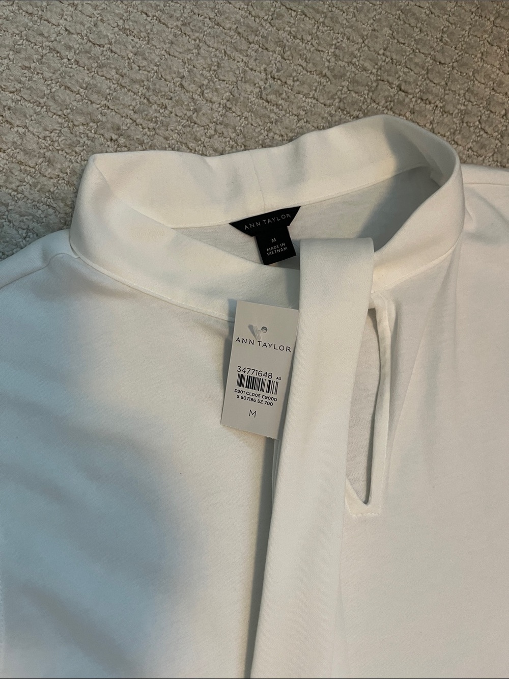 Ann Taylor White Sleeveless Tie-Neck Shell - Picture 3 of 4